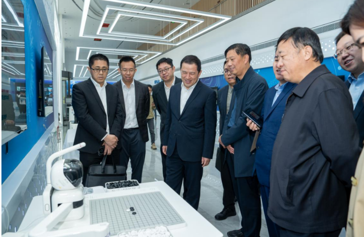 中国联通召开业绩说明会 人工智能业务进展等受关注