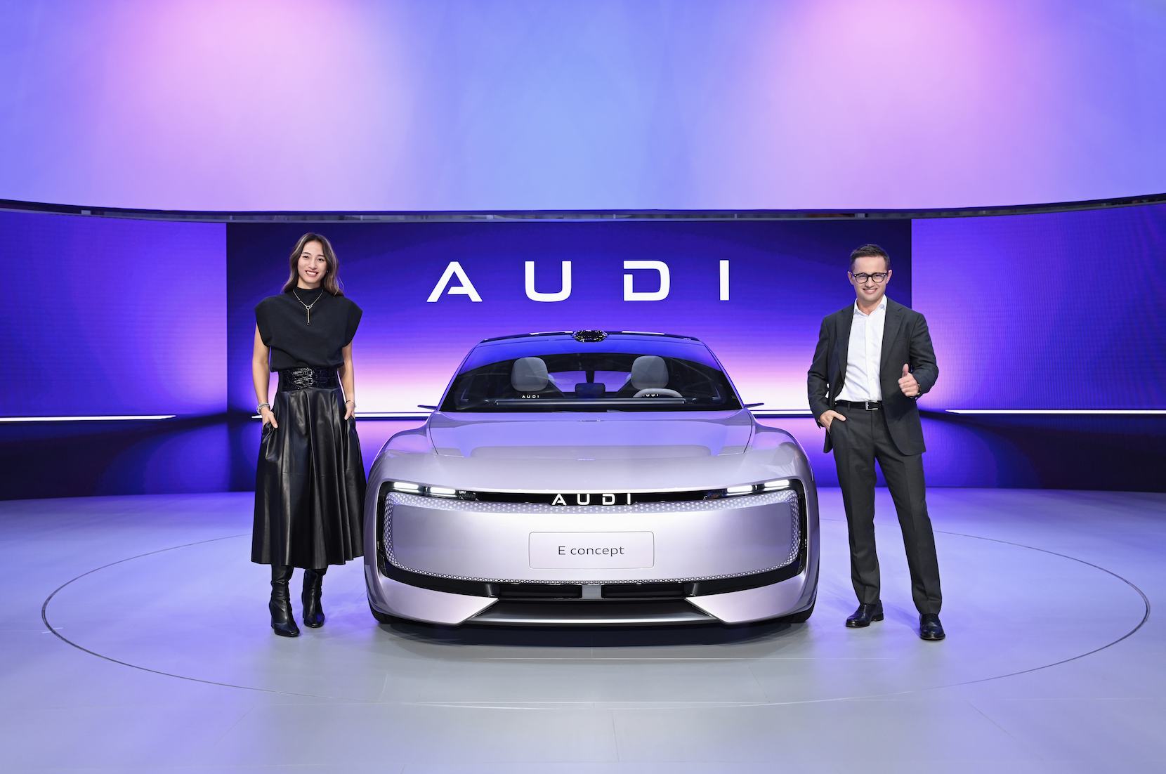 换电概念发力走高,积成电子3连板,宏英智能等涨停