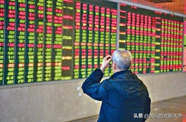 零售板块大幅跳水 杭州解百、百大集团等跌停