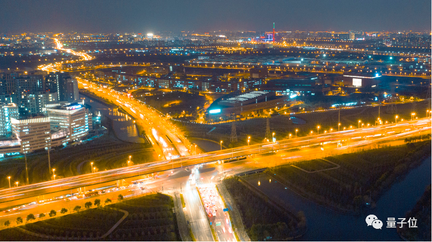 百度： PC搜索焕新 飞桨赋能中心厦门落地