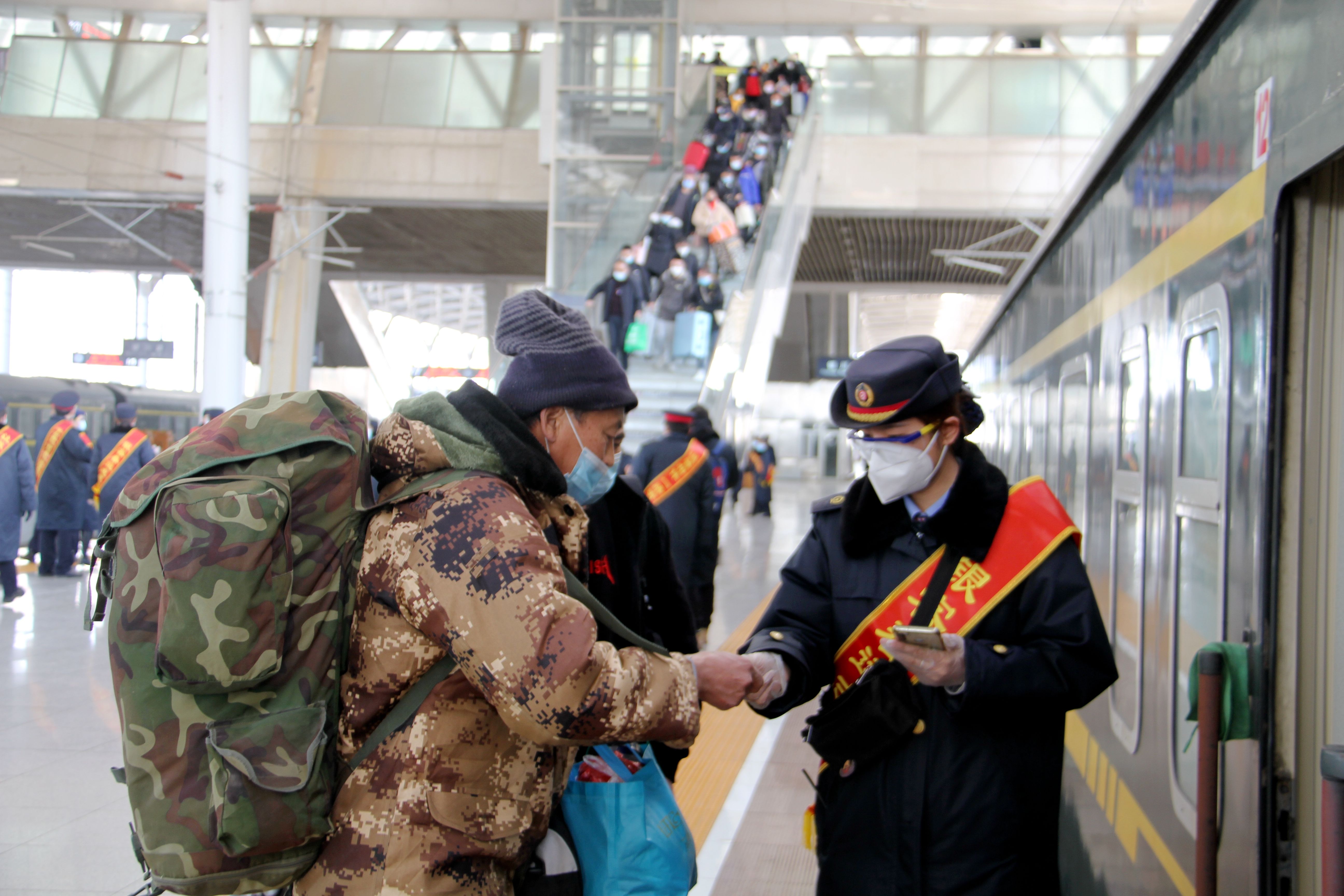 深圳铁路春运前3天到发旅客超140万人次