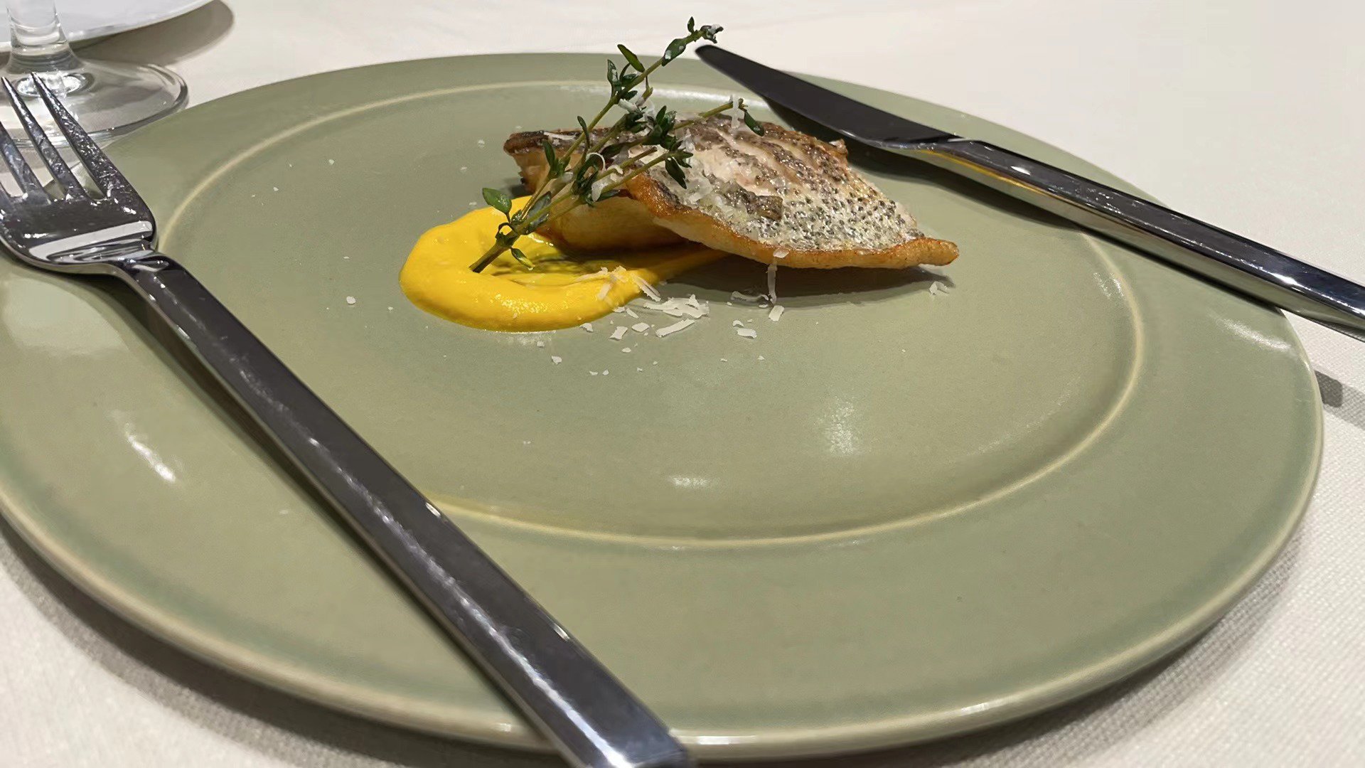 “情人节”海底捞预订约7万桌 显著高于平日周五的预订量