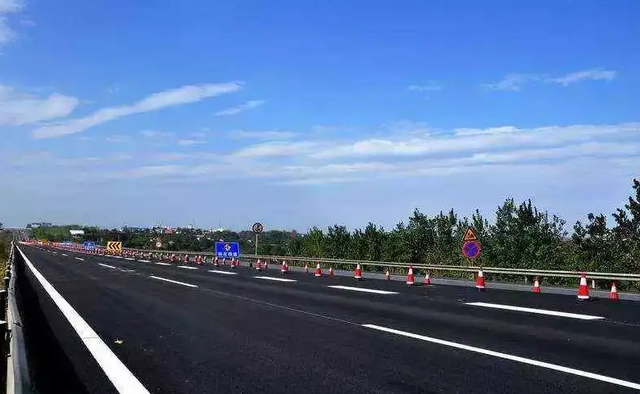 晋亿实业：签订3.01亿元高速扣配件供货合同