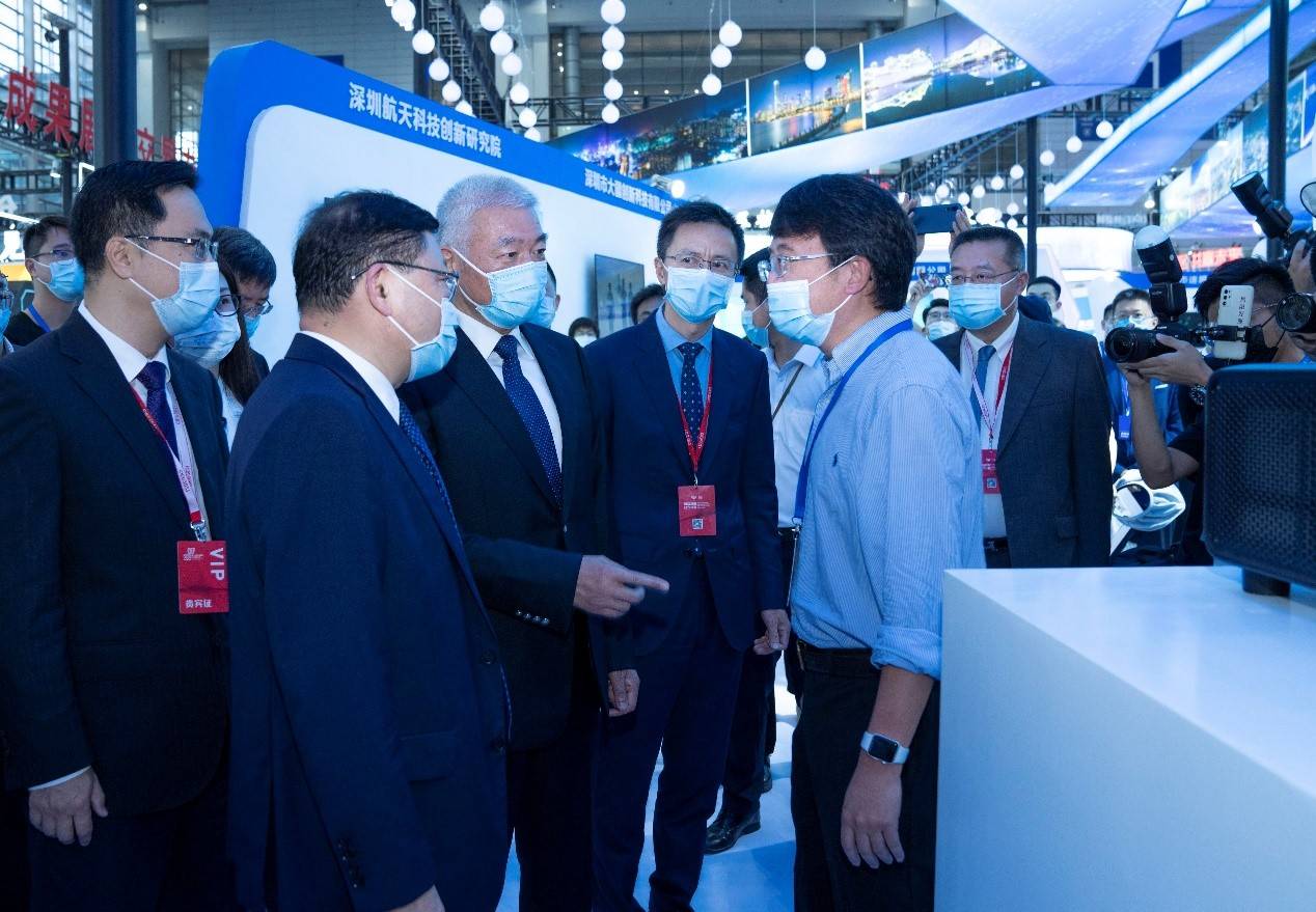 广东省省长王伟中:鼓励自动驾驶科技企业与整车制造企业加强深度合作