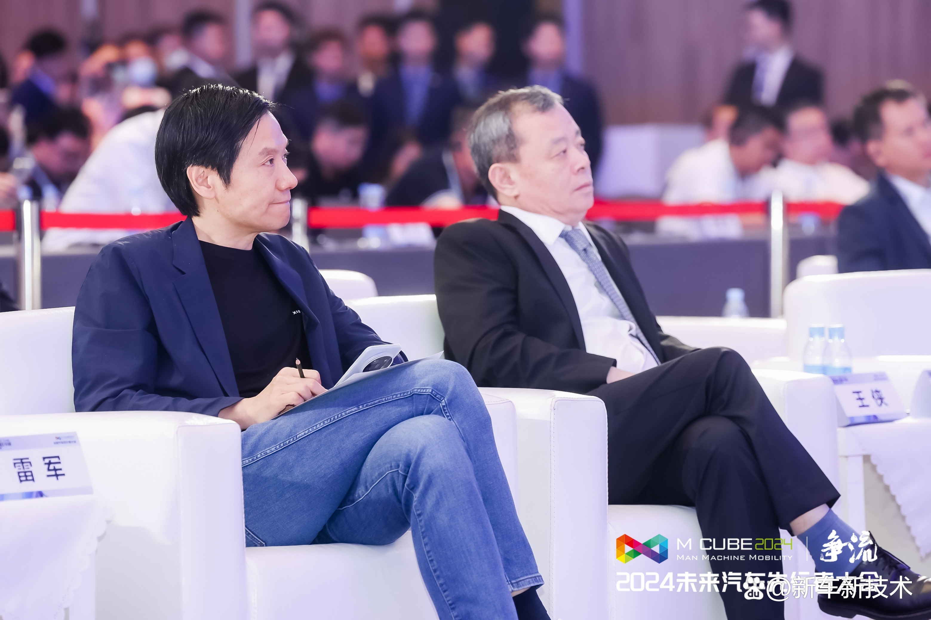 余承东与李斌隔空互动
