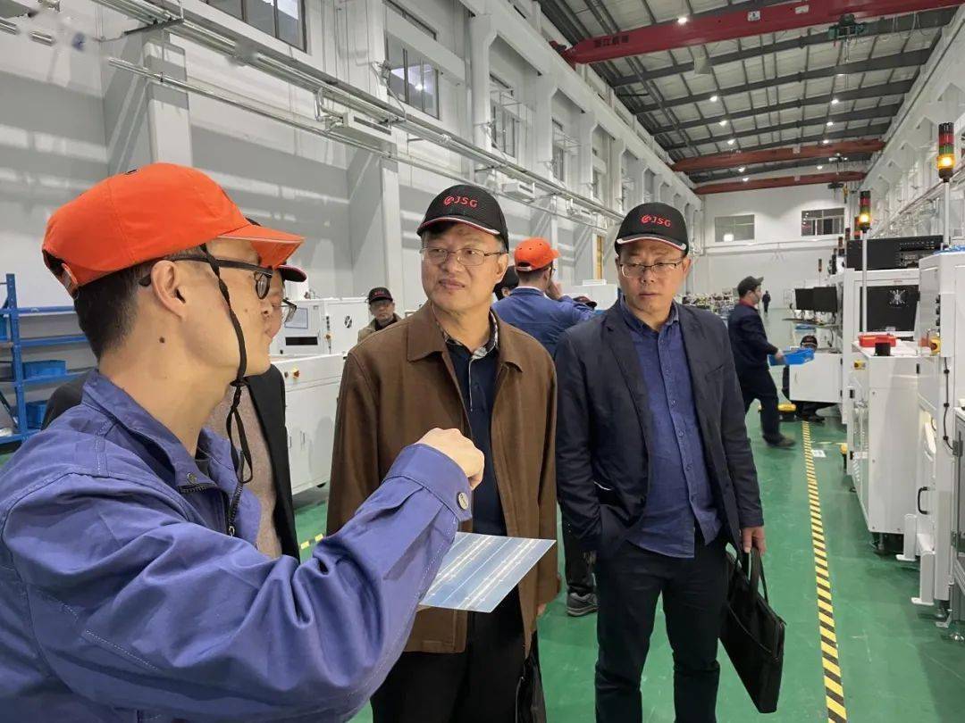 构建AI眼镜协同产业链 晶盛机电等四家“浙大系”公司联合冲刺L4级高阶AI眼镜