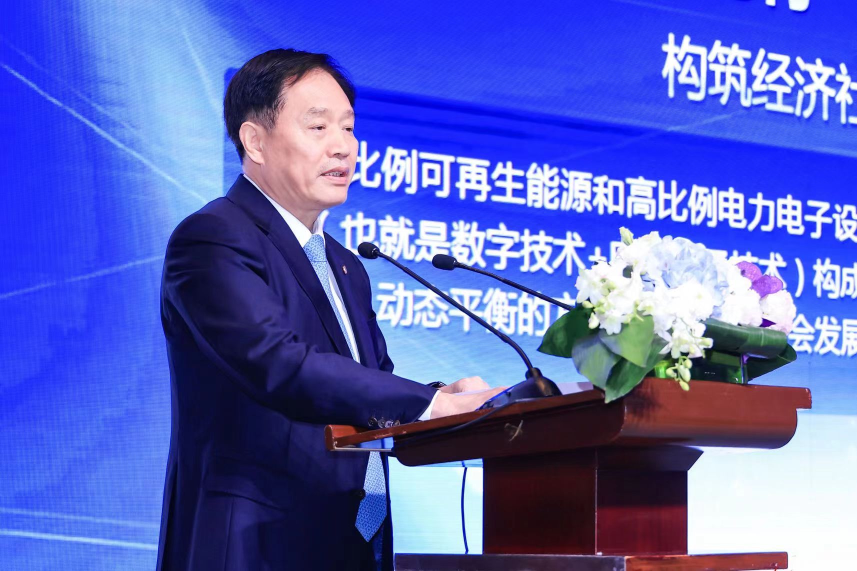 上海：到2027年市内仓顶光伏装机容量1.5万千瓦以上