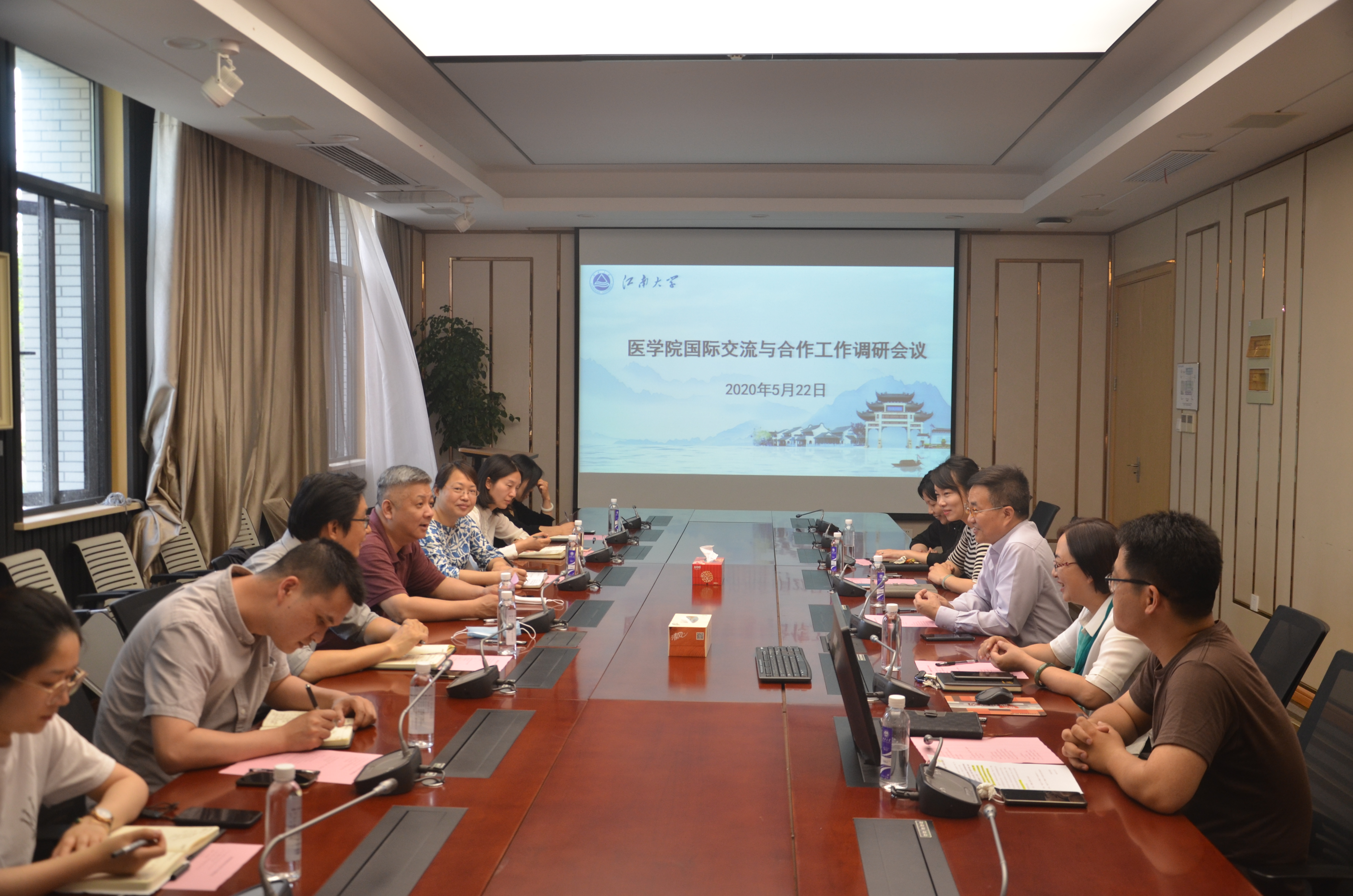 国安达与杭州云深处科技就机器人在应急消防等行业应用开展深入合作交流