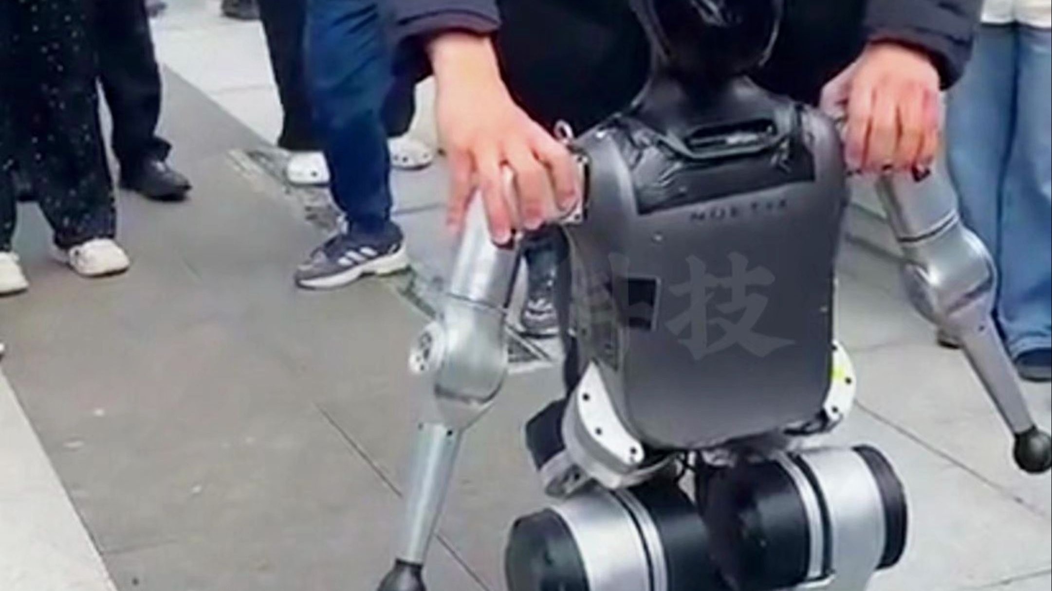 虚拟动点：为“小顽童”和“旋风小子”提供步态数据与服务支持