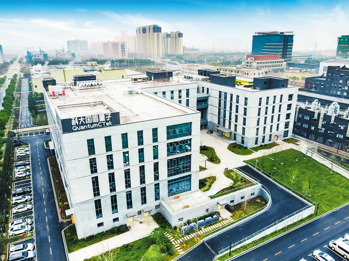 万凯新材与灵心巧手共建高性能材料实验室