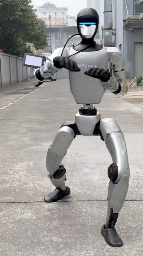 宇树科技首席执行官王兴兴：人形机器人大批量应用的节点还没到来