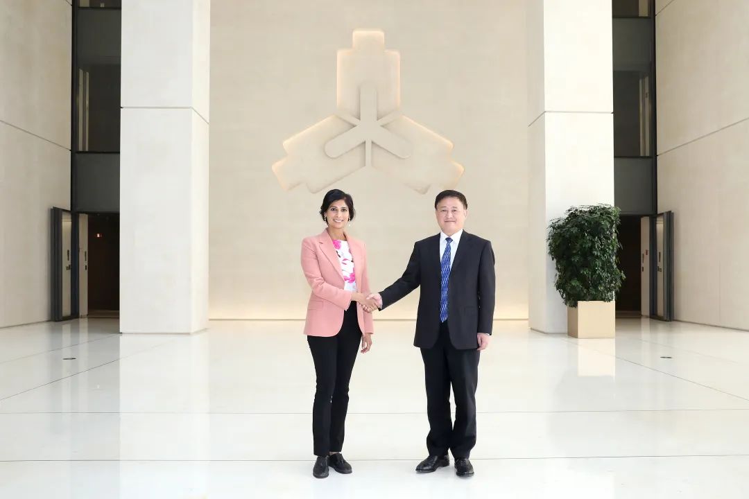 中国人民银行行长潘功胜会见美国银行国际总裁、美林国际首席执行官伯纳德・门萨