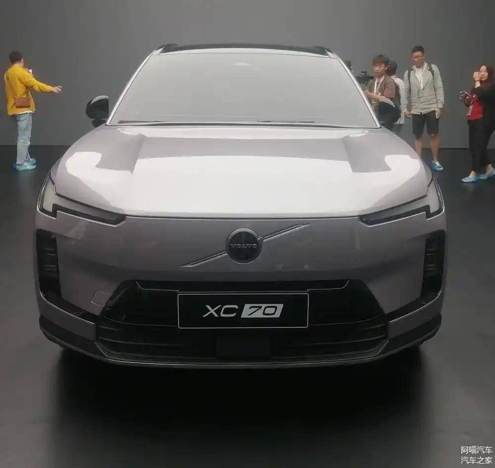 宇树科技“上新”，超级赛道再迎“新动力”