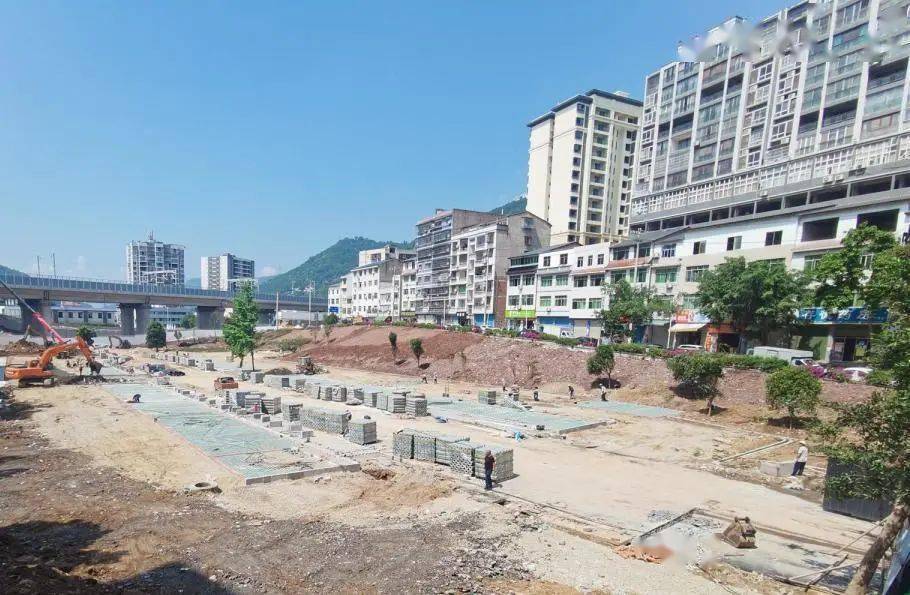 高铁概念上涨1.36%,7股主力资金净流入超亿元