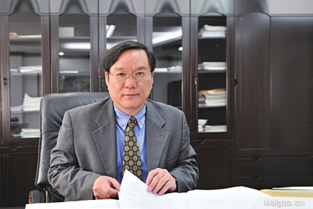 中金：给予康耐特光学“跑赢行业”评级 目标价54港元