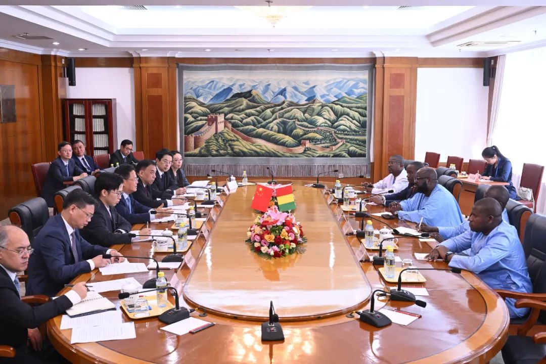 国家发改委郑栅洁：要深入推进环境污染防治 大力提升环境基础设施建设运营水平