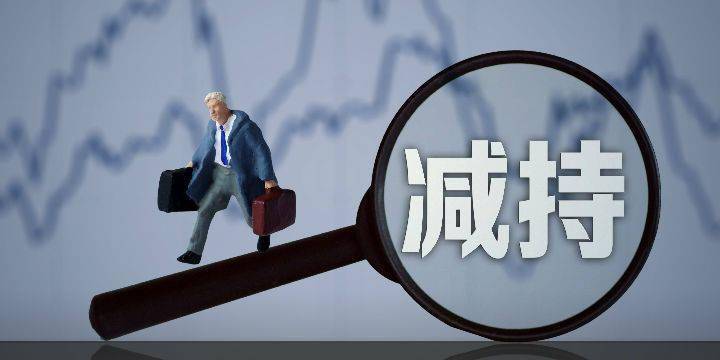 海拍客“带病”闯关港交所：假货争议频现 关键运营指标成疑｜港美股看台之IPO观察