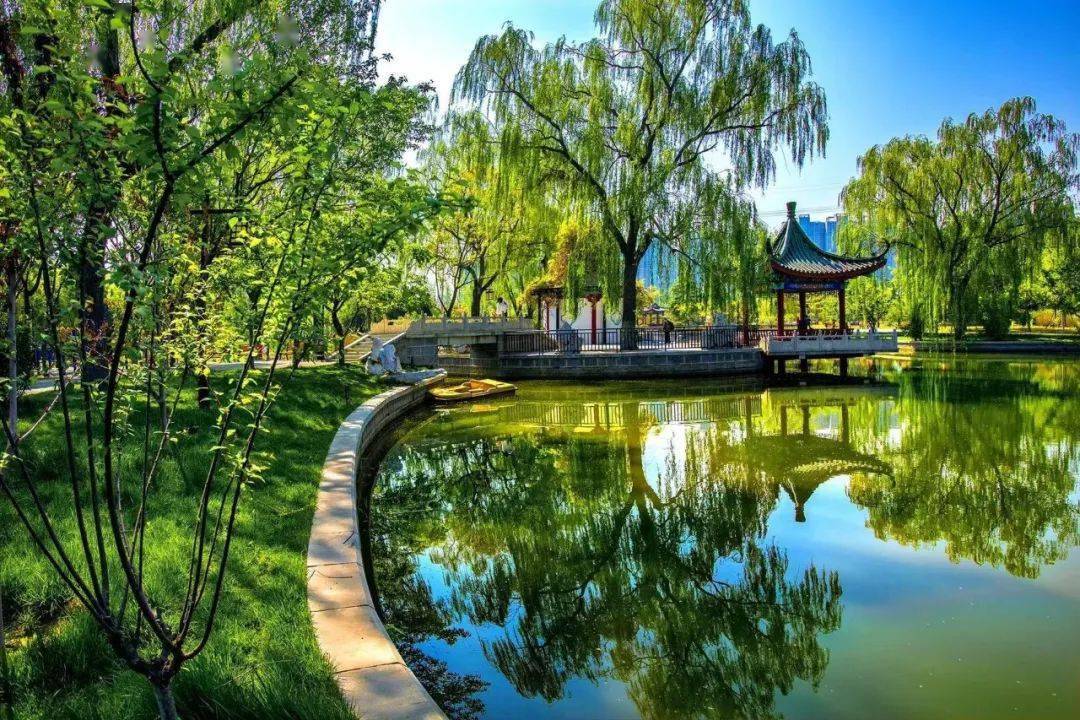 上海电气与东方航空围绕深化合作领域、推动绿色协同发展等方面展开交流