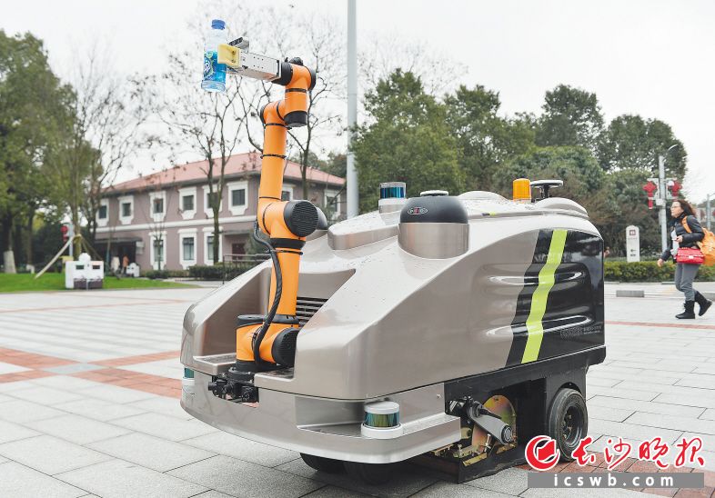 侨银股份联合发起首个全国性无人驾驶与环卫机器人专委会