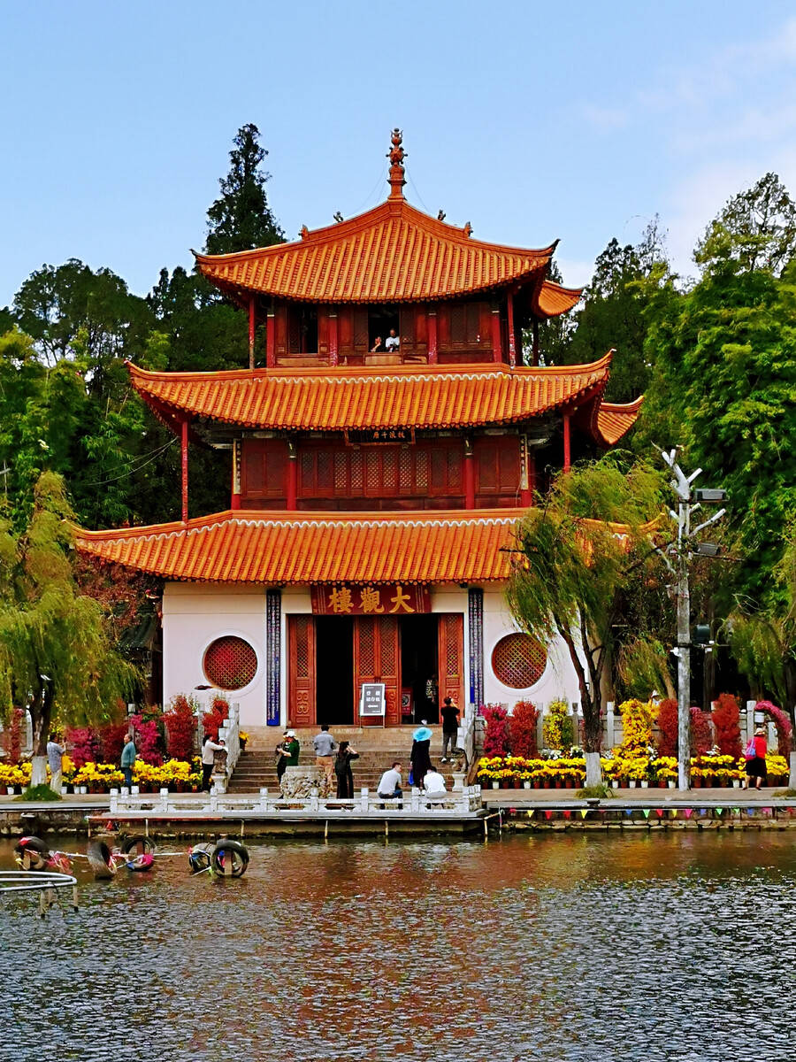 旅游板块走低 云南旅游跌停