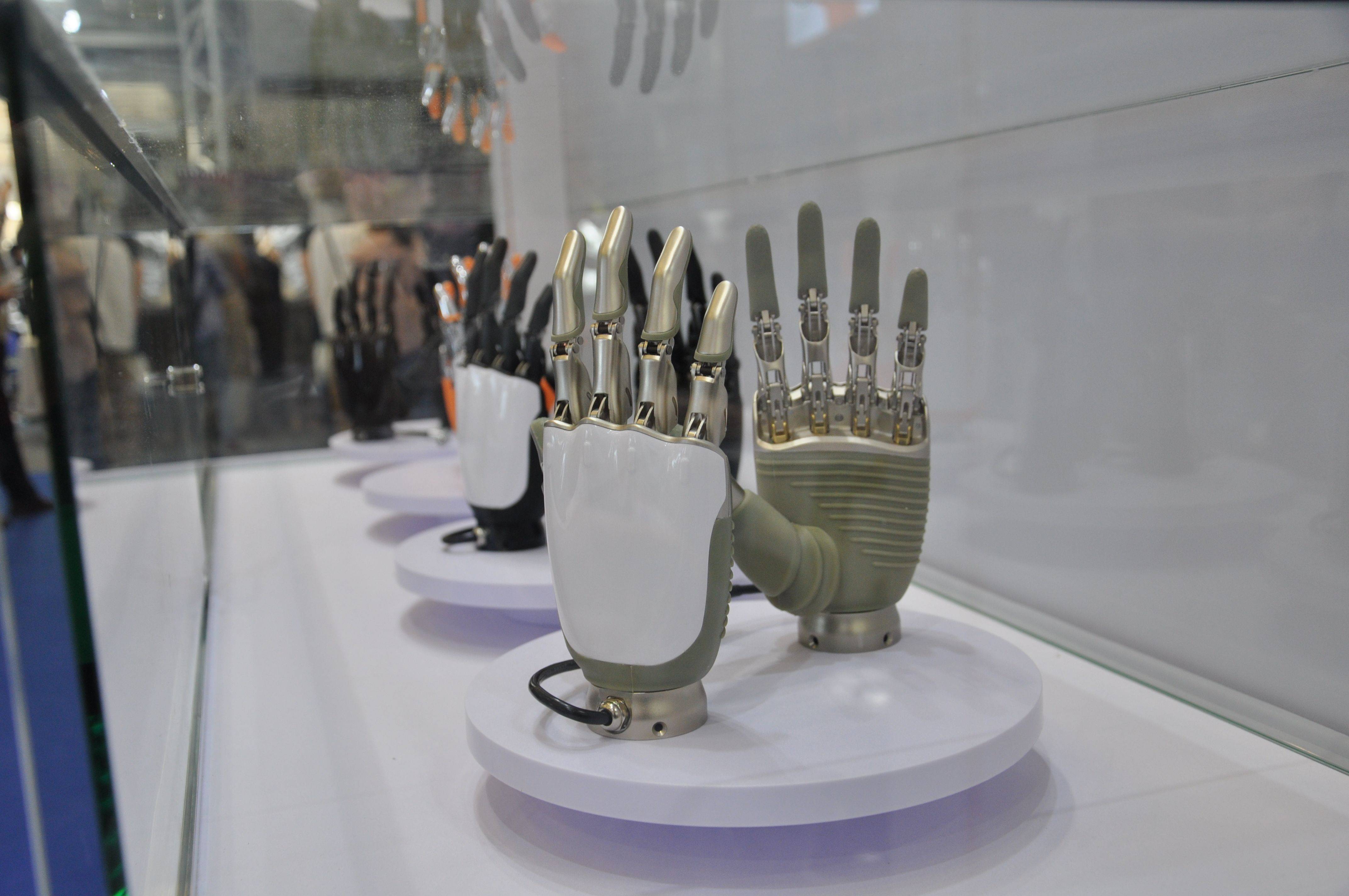 人形机器人指数大涨30% 投赛道为什么要挑选主动基金而不是指数?