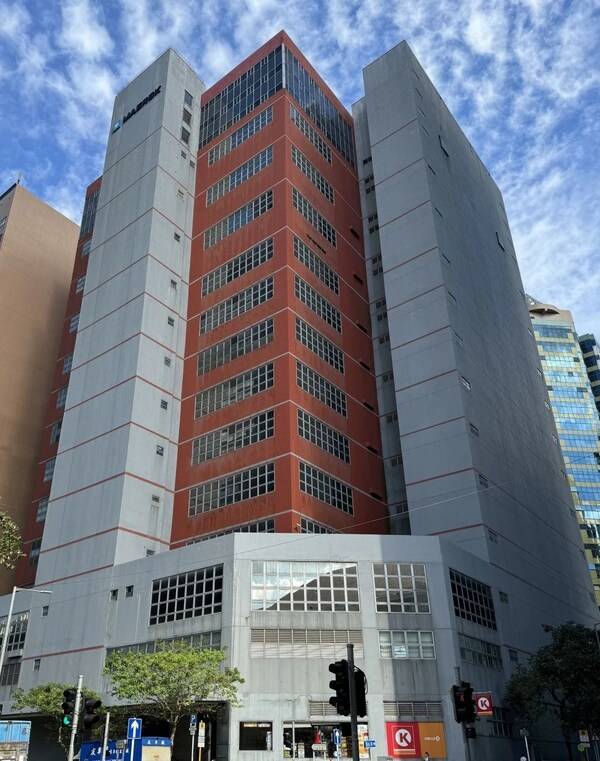 中航泰达4月30日大宗交易成交137.00万元