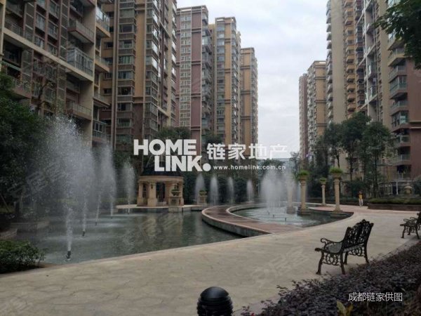 成都南城都汇超5000套房待售 三方博弈何时解?