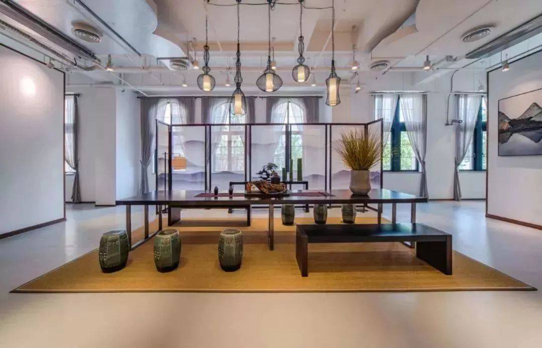 C建发致首日涨418.58%，二机构上榜龙虎榜