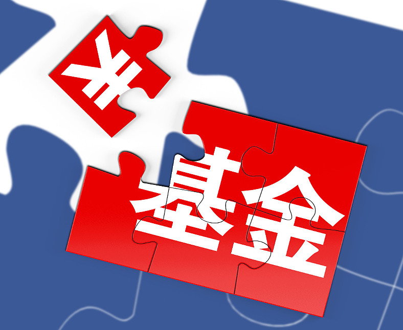 任职3年回报113%，招商基金翟相栋百亿完整持仓披露：重仓“ATM”，大幅增配智能驾驶、智能终端等AI应用方向