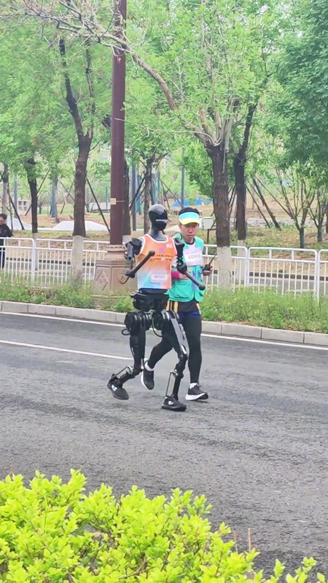 当机器人跑起马拉松：解码机器人产业投资的 “加速赛”